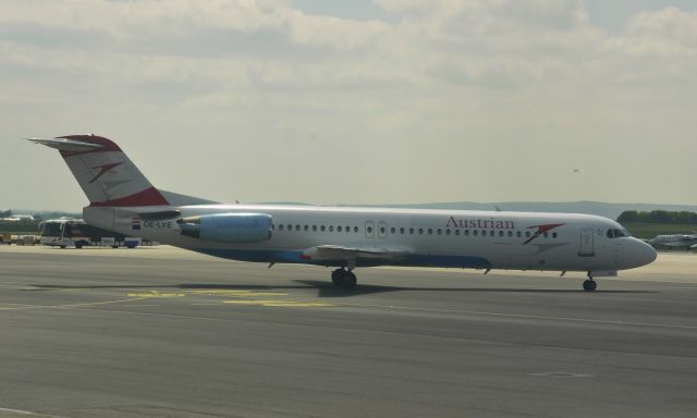 Fokker 100 (OE-LVE) - Austrian Airlines Fokker F100 OE-LVE in Wien-Schwechat Airport