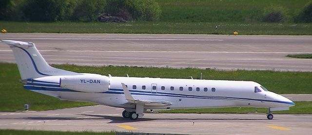 Embraer Legacy 600/650 (YL-DAN) - YLDAN04052022ZRH.jpg