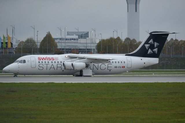 Avro RJ-100 Avroliner (HB-IYU)