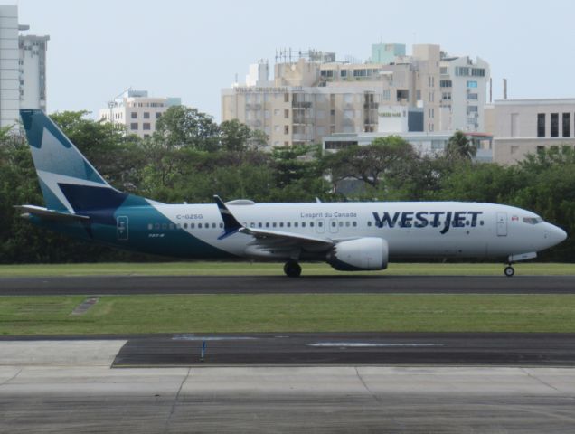 Boeing 737 MAX 8 (C-GZSG)
