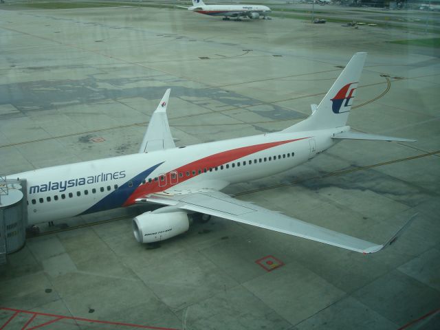 Boeing 737-800 (9M-MSF) - TAKEN FROM THE KLIA VIEWING GALLERY.