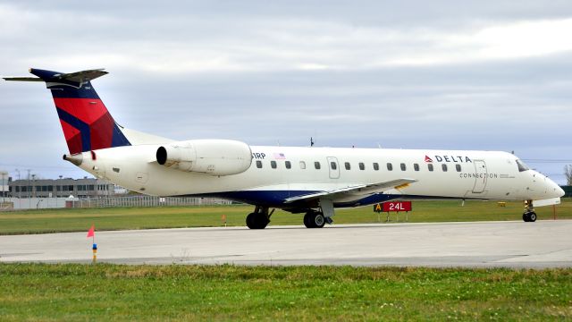 Embraer ERJ-145 (N561RP)