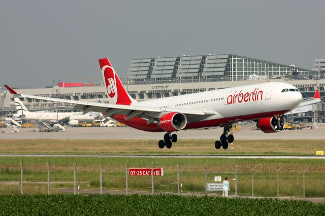 Airbus A330-300 (D-AERK)