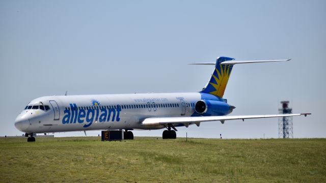 McDonnell Douglas MD-83 (N406NV) - Allegiant McDonnell Douglas MD-83 taxiing to Runway 17L in Colorado Springs