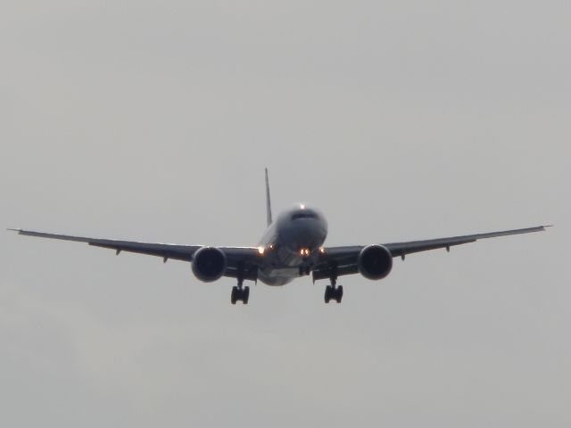BOEING 777-300ER (F-GZNJ)