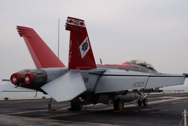 McDonnell Douglas FA-18 Hornet — - VFA-102(Diamond Backs)F/A-18Fbr /CVA63(Ktity Hawk)Last cruse in Muroran Hokkaido Japan