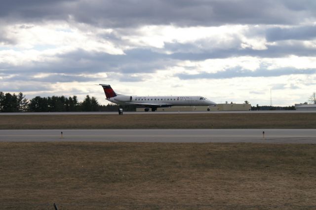 Embraer ERJ-135 —