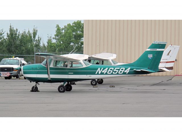 Cessna Skyhawk (N46584) - An older Cessna 172. With "omnivision" and "land-o-matic".