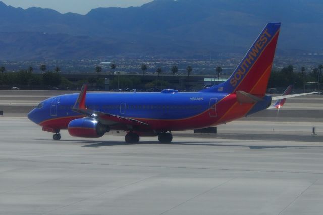 Boeing 737-700 (N903WN)