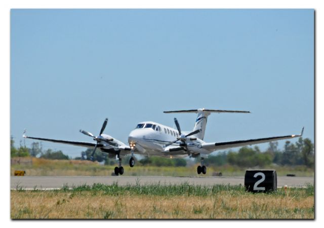 Beechcraft Super King Air 300 (N345DG)