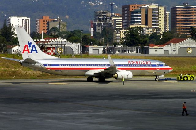 Boeing 737-800 (N910AN)