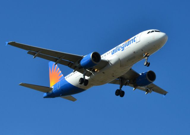 Airbus A320 (N219NV) - On final for runway 2 - 3/6/16