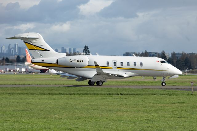 Canadair Challenger 350 (C-FMIX)