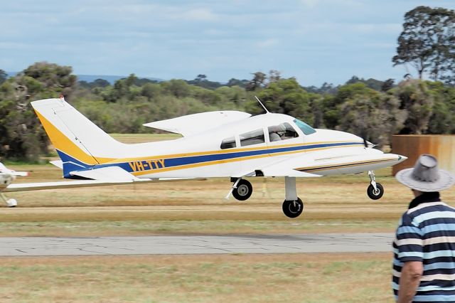 Cessna 310 (VH-TTY) - Cessna 310H cn 310H0124. VH-TTY SABC Serpentine 17 October 2021