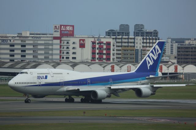 Boeing 747-400 (JA8965)