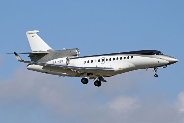 Dassault Falcon 7X (LX-MES)