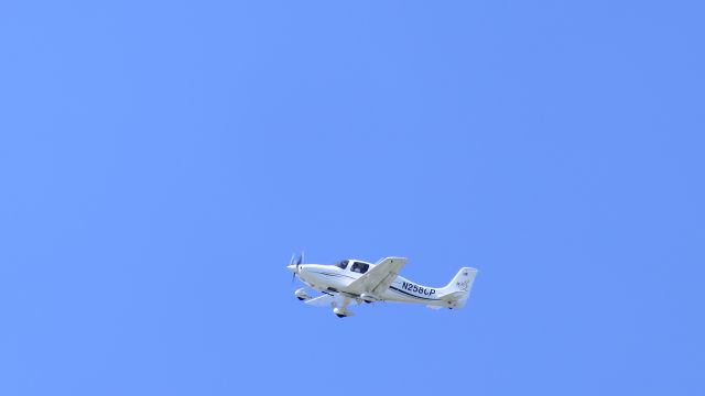 Cirrus SR-20 (N258CP)