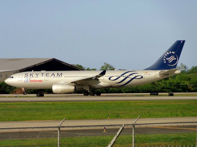 Airbus A330-200 (EC-LNH) - Skyteam