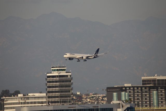 Airbus A350-900 (D-AIXP)