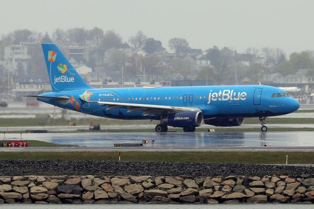 Airbus A320 (N779JB) - 'Bluericua' lining up for departure to San Juan on runway 9   (4/25)