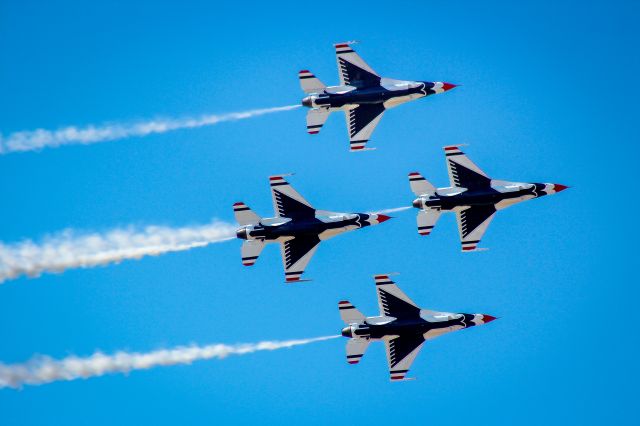 Lockheed F-16 Fighting Falcon — - The Thunderbirds at Luke days 2014 in Glendale AZ.