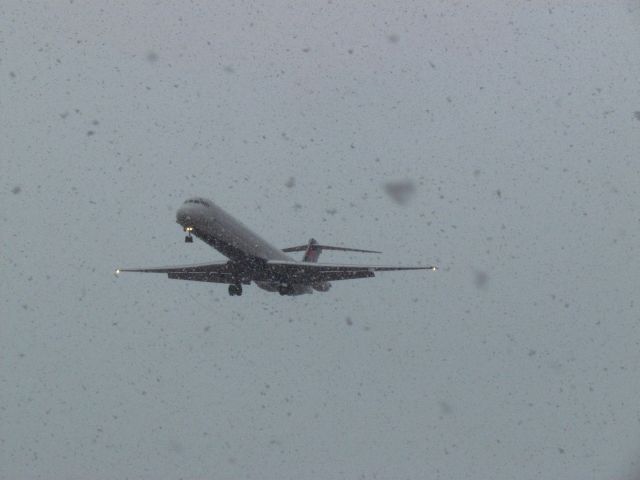 McDonnell Douglas MD-88 —