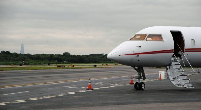 Bombardier Global Express (N618WF) - New Jersey Aviation Hall of Fames Wings and Wheels Event at Teterboro Airport on 6/20/15