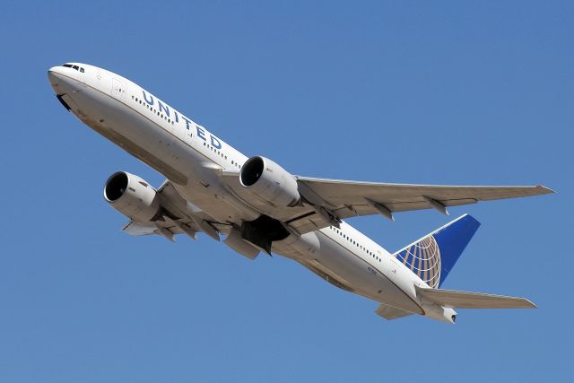 Boeing 777-200 (N77019) - 17/03/2018: Flight to Newark, USA, after T/O from runway 26.