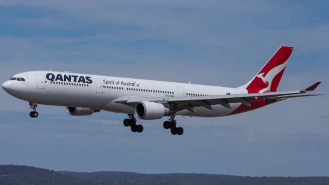 Airbus A330-300 (VH-QPG)