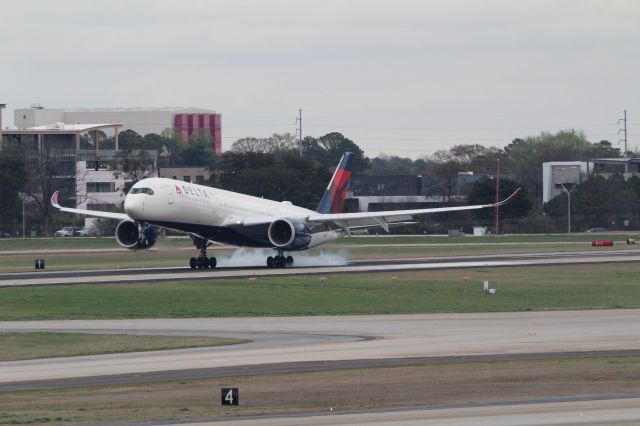 Airbus A350-900 (N570DZ)