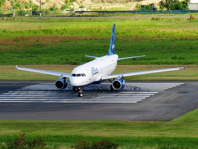 Airbus A320 (N558JB)