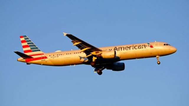 Airbus A321 (N169UW) - AAL2182 from CLT on final to SEA Rwy 16R on 3.18.19. (A321-211 / msn 1455).