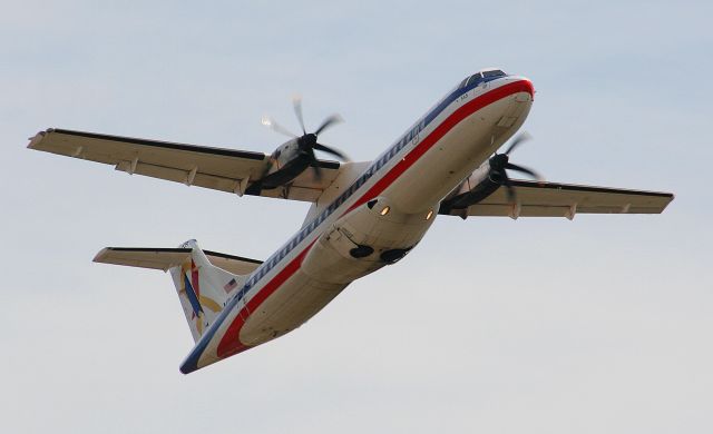 ATR ATR-72 (N545AT) - Eagle Flight 5178 takes off from Fort Smith sporting a Support Our Troops ribbon on the 4th day of ATR operations.