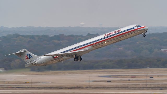 McDonnell Douglas MD-80 (N984TW) - Departing 36Rbr /11/18/18