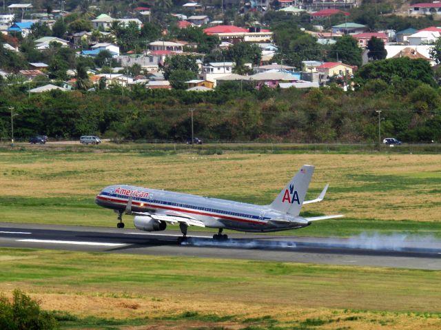 Boeing 757-200 (N181AN)