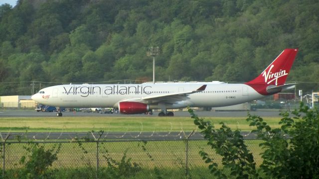 Airbus A330-300 (G-VWAG)