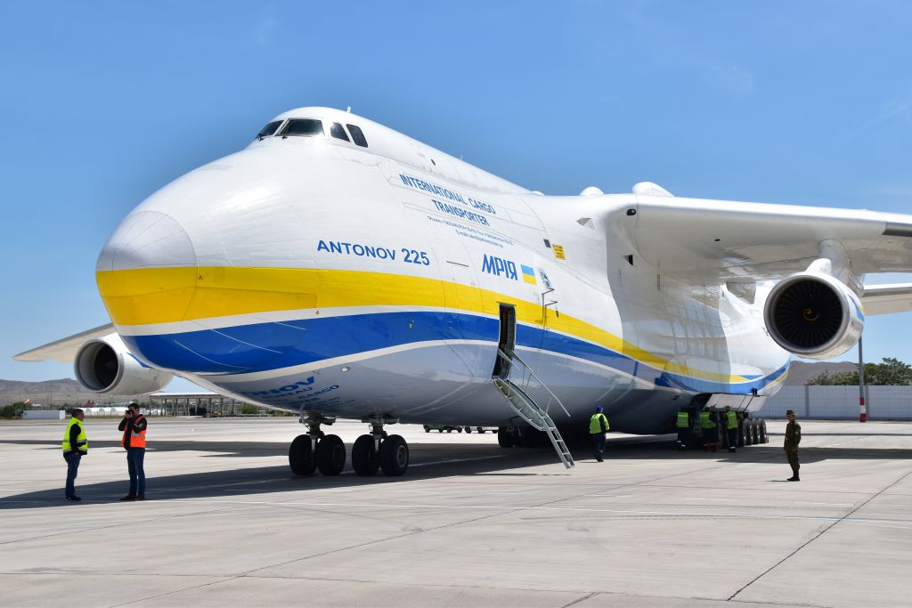 Antonov Antheus (UR-82060)