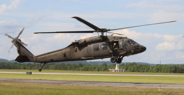 Sikorsky S-70 (8424014) - A Sikorsky UH-60L Black Hawk approaching the taxiway at Northeast Alabama Regional Airport, Gadsden, AL - afternoon of May 14, 2022.