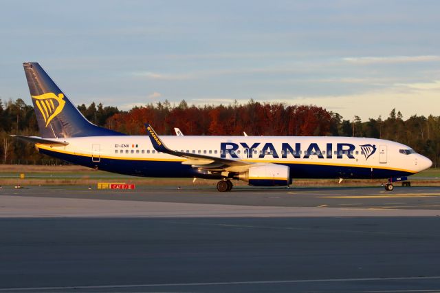 Boeing 737-800 (EI-ENX)