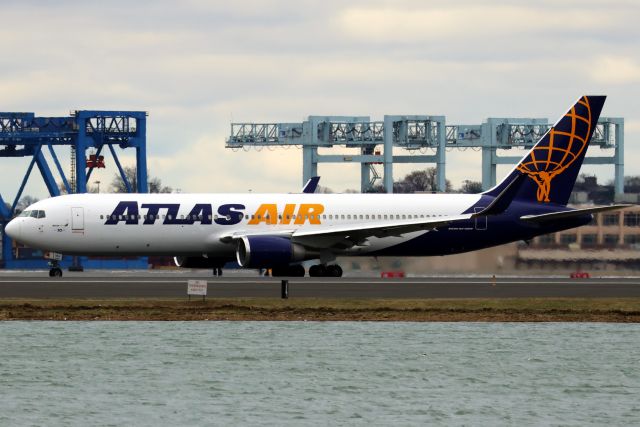 BOEING 767-300 (N664GT)