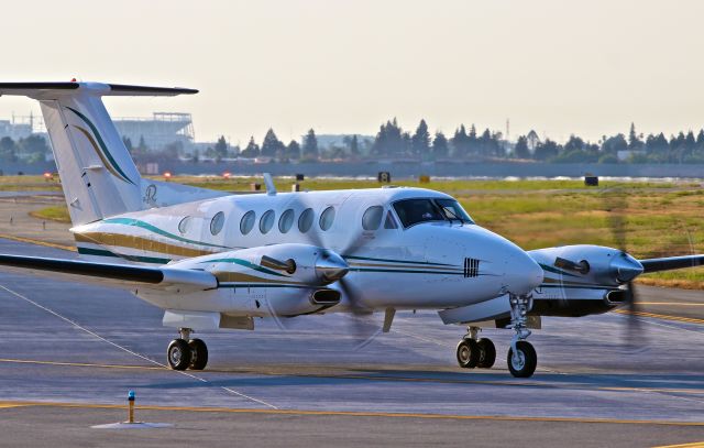 Beechcraft Super King Air 300 (N888AS)