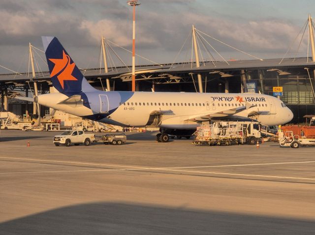 Airbus A320 (4X-ABG)