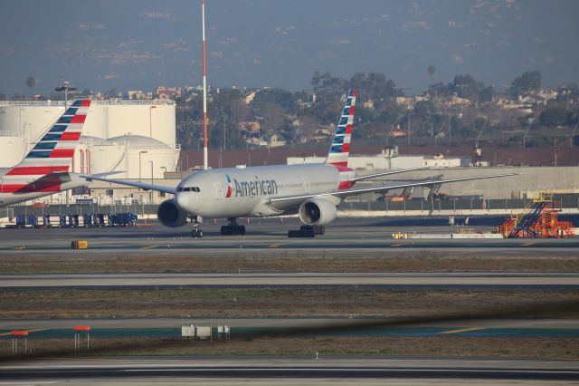 Boeing 777-200 (N762AN)