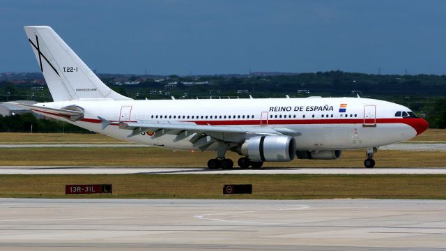 Airbus A310 (T221) - King and Queen of Spain arriving in San Antonio. June 16, 2018