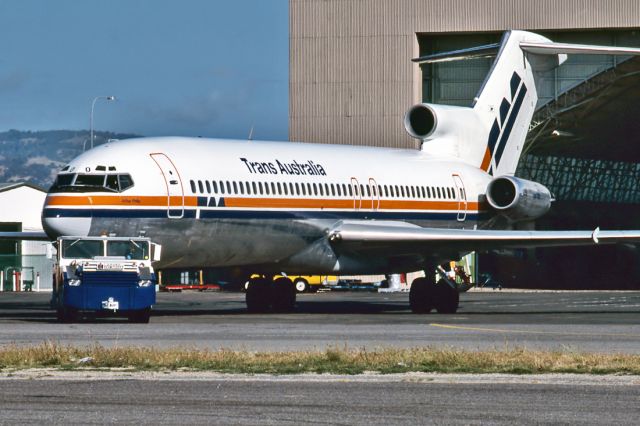 BOEING 727-200 (VH-TBO) - TRANS AUSTRALIA AIRLINES - TAA - BOEING 727-276/ADV - REG : VH-TBO (CN 21646/1434) - ADELAIDE INTERNATIONAL AIRPORT SA. AUSTRALIA - YPAD 26/12/1987