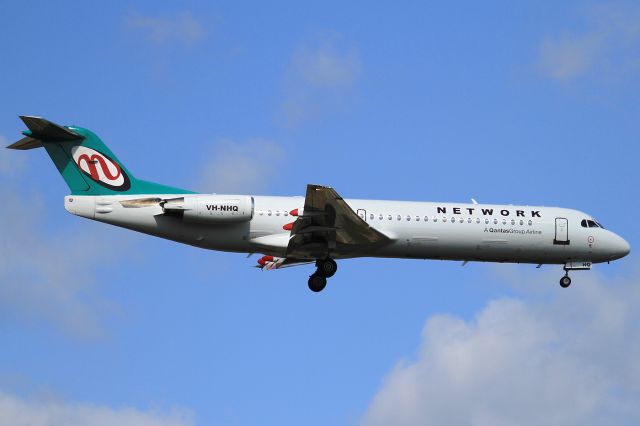 Fokker 100 (VH-NHQ)