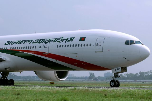 BOEING 777-300 (S2-AFO) - Taxiing to the ramp