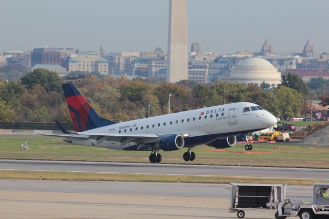 Embraer 170/175 (N868RW) - Spotting at KDCA, October 28, 2014