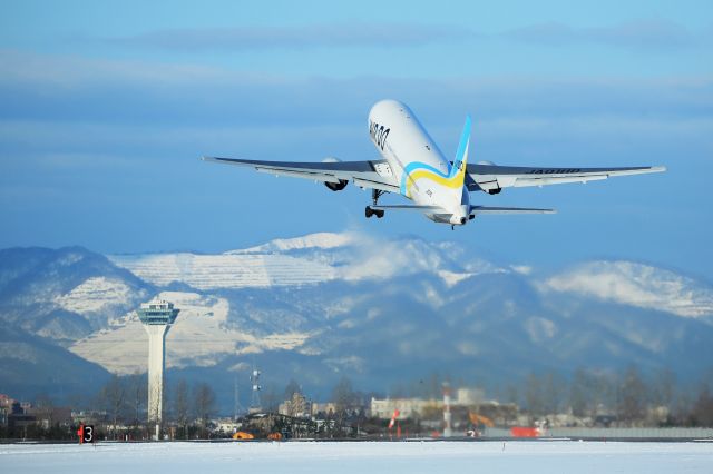 BOEING 767-300 (JA01HD) - hakodateairport hokkaido japan