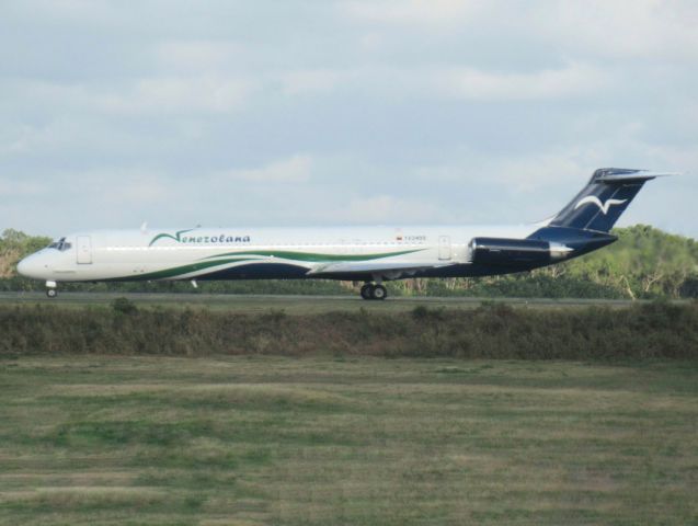 McDonnell Douglas MD-80 (YV-3499)